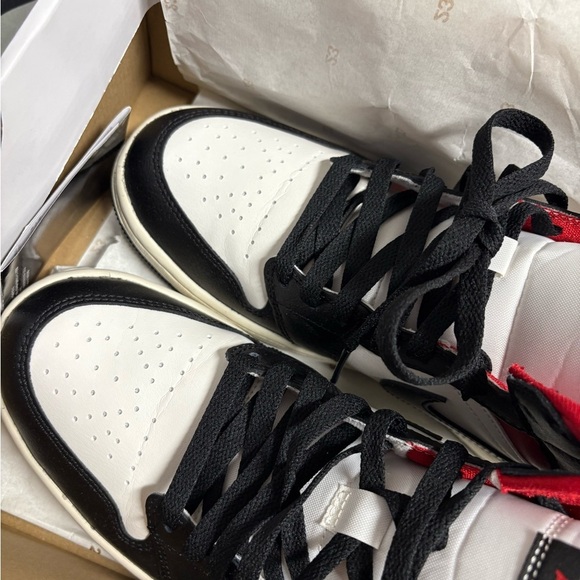 Air Jordan 1 mid Gym Red and black 9.5 - Picture 6 of 8